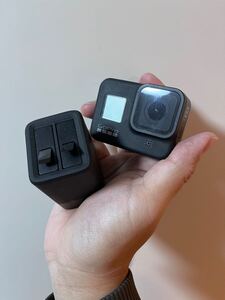 【中古・実用品】GoPro HERO 8 本体 + バッテリー2個 + チャージャー