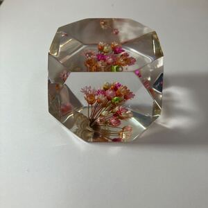 フラワー オーバル アクリルに閉じ込められた花々スワロフスキー ジュエリー jewelry