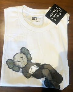 【未使用】UNIQLO×KAWS/ユニクロ×カウズ UT グラフィックTシャツ 半袖 UT/Mサイズ