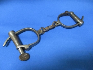 中世アンティーク 調節式鉄手 ハンドカフ（手錠）☆HIATT British Made／希少珍品／h1123-1