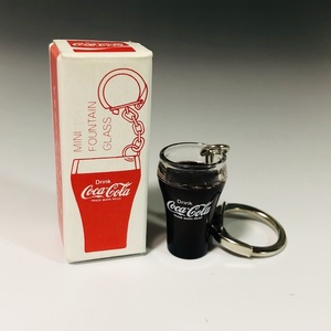 日本コカ・コーラ社 正規品 未使用 1970年代 ミニ ファンテングラス キーホルダー 当時物 昭和レトロ ミニチュア ノベルティ 非売品 