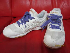  asics トレーニング用　　24.0cm