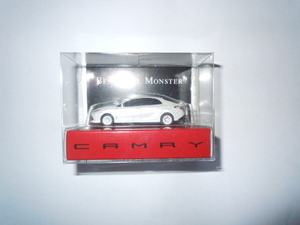 トヨタ　CAМRY（カムリ）LEDカーキーホルダーミニカー　非売品