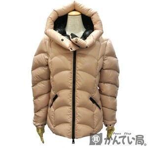 20740 MONCLER【モンクレール】AKEBIA GIUBBOTTO ダウンジャケット フード付き ピンク系 表記サイズ：4 アウター レディース【中古】USED-B