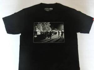 ☆USA購入 バンズ【VANS】モノクロ フォトプリントTシャツUS S黒