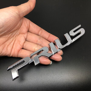 【ゆうパケット送料込】PRIUS(プリウス) 3Dエンブレム メッキシルバー 縦2.1cm×横16.0cm 金属製 TOYOTA トヨタ