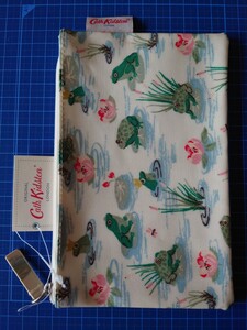 Cath Kidston(キャス・キッドソン)ジップケース ベーシングフロッグ柄(ウォームクリーム色)税込1650円2020年位購入