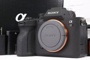 【 新品同様 | シャッター数 わずか2600回 】 SONY α7 IV ILCE-7M4 ボディ 【 液晶保護ガラス 貼付済 】