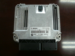 ＼(^o^) BMW　X3　F25　エンジンコンピューター　ECU　BOSCH　DDE　8584276-01　N52401037