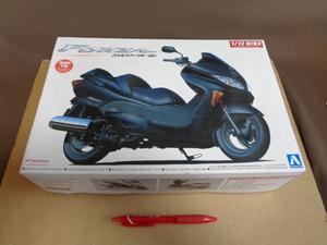 アオシマ1/12　ホンダフォルツァ(`０４・`０６) 接着剤不要キット　定形外送付