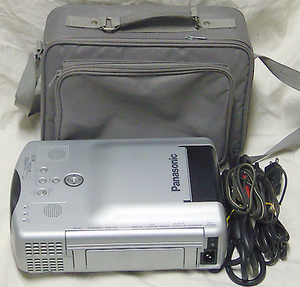 Panasonic プロジェクタ TH-L712NTJ 中古品