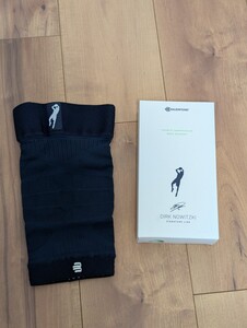 バウアーファインド SPORTS COMPRESSION KNEE SUPPORT　DIRK NOWITZKIモデル　サイズM