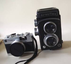 昭和のカメラ、YASHICA、AIRESFEX２眼レフカメラ。