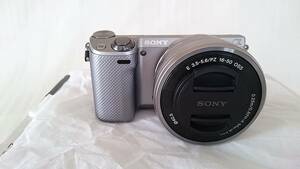 ソニー SONY ミラーレス一眼 α NEX-5R ダブルズームレンズキット E PZ 16-(中古品)