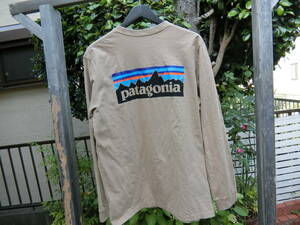 patagonia パタゴニア　P-6ロゴ レスポンシビリティー 長袖Tシャツ ロンT トップス　メンズ　P6ロゴT　　ベージュ　薄黄土色