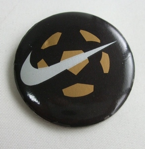 VINTAGE ナイキ NIKE 　SWOOSH　スウッシュ 缶バッチ 中古品 ビンテージ サッカー 