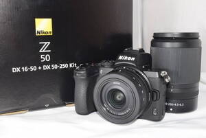 ☆綺麗な展示品☆Nikon Z 50 ダブルズームキット☆Zマウント☆APS-Cサイズミラーレスカメラ☆手振補正☆安心のメーカー1年保証付☆元箱一式