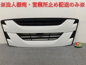 新車取り外し!ギガ 大型 2代目 2015- 10t 純正 フロント グリル/ラジエーターグリル ホワイト ソリッド いすゞ(138943)