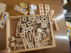 SNOOPY　スヌーピーSnoopy　パズル　ブロック　キューブ　4x4x4cm中心　wooden blocks 木製　箱40x31h8cm 現状品