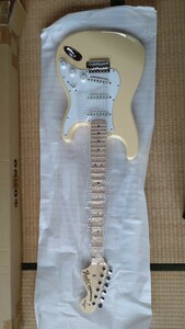 未使用　fender japan exclusive yngwie malmsteen 