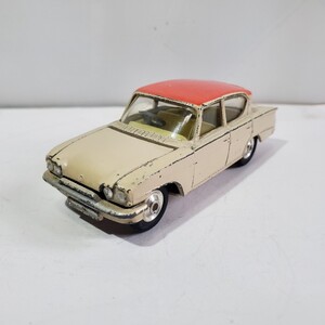 CORGI コーギー 1/43「 FORD CONSUL CLASSIC」フォード コンサル クラシック ベージュ/赤 程度良 イギリス製 中古 687