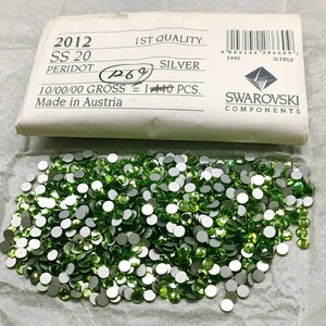 ☆ほぼ未使用 SWAROVSKI スワロフスキー ヴィンテージ ルース 2012 20SS 10gross Peridot ペリドット 裸石 グルーデコ R-61