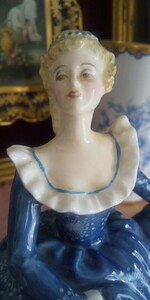 ROYAL DOULTON England ロイヤルドルトン、陶器の人形★ダンス