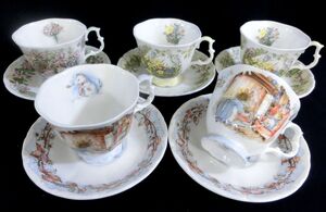 1000円スタート カップ&ソーサー 計5点 ROYALDOULTON ロイヤルドルトン ブランブリーヘッジ Spring/Summer/Winter 12 LL①431