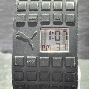 美品 PUMA プーマ 910832002 腕時計 デジタル クオーツ カレンダー ラバーバンド ブラック ステンレス 新品電池交換済み 動作確認済み