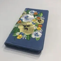 匿名配送✨スマホケース パンジー刺繍 ブルー