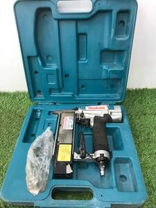 【中古品】makita(マキタ) 50㎜常圧仕上釘打 AF502N ITUSPRU3KFWA