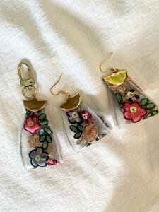 インド刺繍リボン　ピアス　イヤリング　キーホルダー　キーリング　ハンドメイド　