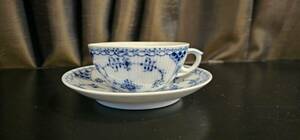 ｈ504ロイヤルコペンハーゲン525-656　カップ＆ソーサー①　Blue Fluted Half Lace Teacup with Saucer