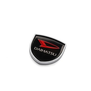 【ゆうパケット送料込】DAIHATSU(ダイハツ) ホームベース型エンブレム ブラック 縦3.9cm×横3.9cm×厚さ2.5ｍｍ　