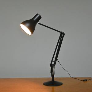 イギリス Anglepoise “Type 75” デスクランプ 5.1万 /アングルポイズ マーガレットハウエル ヤマギワ アルテミデ Flos Jielde テーブル