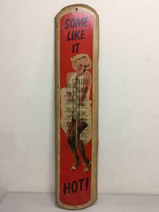 激レア　マリリンモンロー　SOME LIKE IT HOT　ブリキ　看板　MADE IN USA　アメリカ製　ヴィンテージ　98×20.5cm　温度計？　　AB