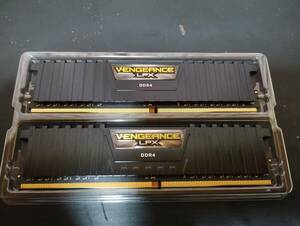 【中古 美品 動作品】Corsair VENGEANCE DDR4 PC4-25600 8GB×2枚組 16GB メモリ CMK16GX4M2B3200C16