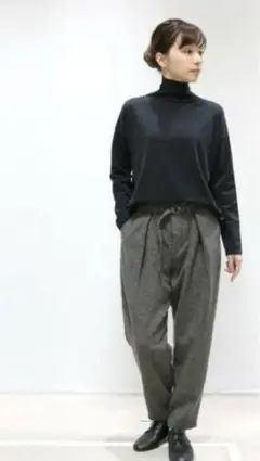 evam eva(エヴァムエヴァ) wool tuck pants