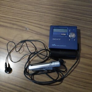 送料無料(1743)SONY ソニー MD WALKMAN MDウォークマン MZ-R909 レッド ポータブルプレーヤー オーディオ リモコンイヤホン付