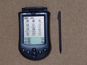 Palm m100 PDA 本体と折りたたみキーボードのセットです。