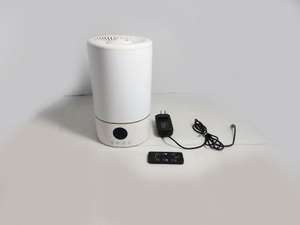 6j2702）　美品　卓上加湿器　超音波式　七色LEDライトボンタン　リモコン付き　動作品