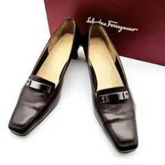 Salvatore Ferragamo ガンチーニ  610-10