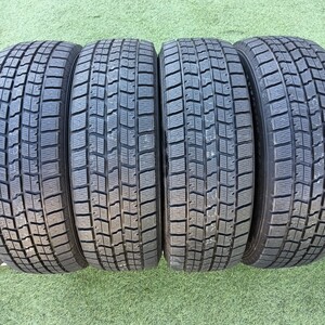 バリ溝　極上　ほぼ新品　室内保管　グッドイヤー　アイスナビ7 215/60R17 2021年14週製造　 4本セット　スタッドレス　10mm