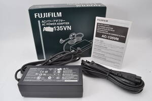 ★ほぼ新品★　FUJI フジフィルム　ACパワーアダプター AC-135VN　FinePix S5 Pro　#YS00254