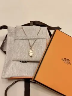 HERMES ペンダント 《ミニ・マイヨン》 PM ホワイト×ローズゴールド