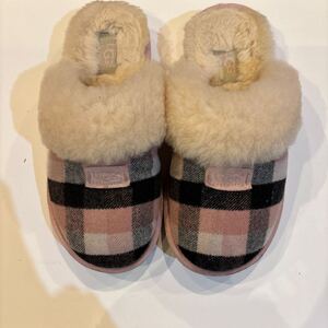 UGG ファースリッポン　23cm