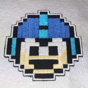 ロックマン 1UP ワッペン■パッチ 刺繍 ROCKMAN MEGAMAN 顔面 ドット絵 ファミコン 8ビット カセット レトロ 笑顔 かわいい 子供 少年