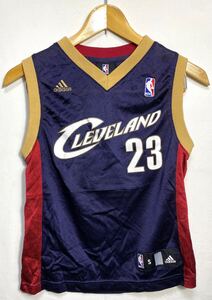 ■ 子供用 adidas アディダス NBA CAVALIERS キャバリアーズ #23 JAMES レブロン ジェームス メッシュ地 バスケ ユニフォーム サイズS ■