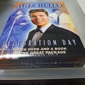 DVD CLIFF RICHARD3DVD AND BOOK