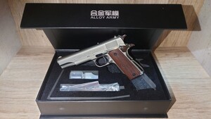 精巧1/2スケール　ミニチュアモデルガン　コルトM1911 ガバメント ウッドグリップ　シルバー　　モデルガン　トイガン